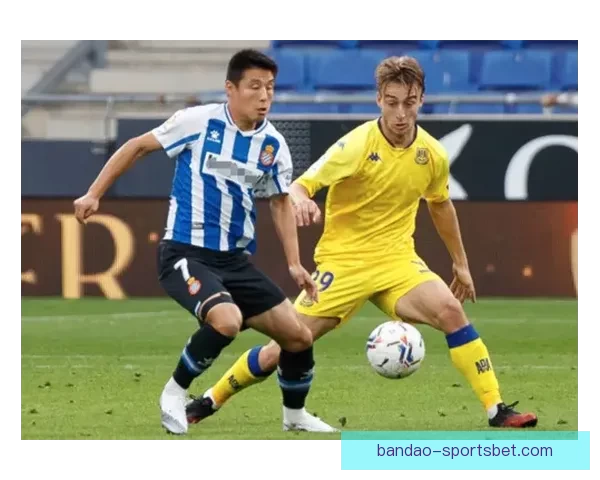 伊森三分球打破尴尬局面 母亲发推力挺霸气回怼质疑者