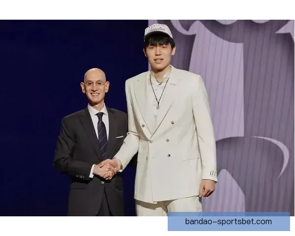 斯普利特赞杨瀚森进步显著 从季初时间减少到成长为更好球员